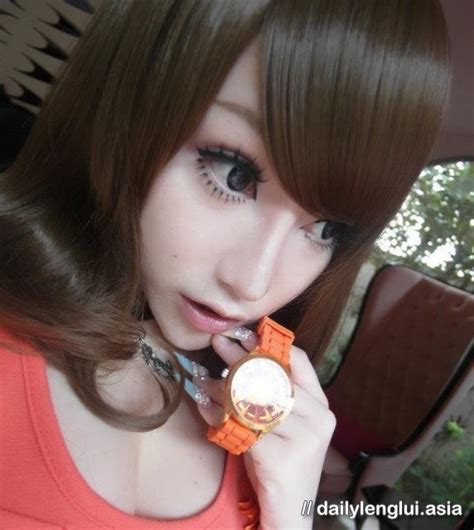 Hot girl gây sốt vì chụp ảnh với trai xấu