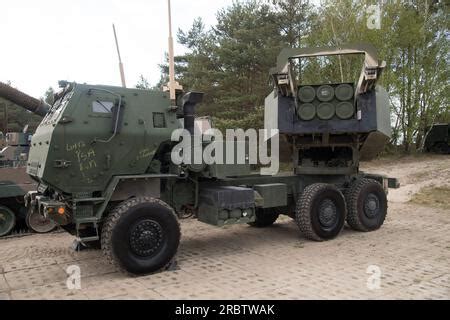 Un M142 High Mobility Artillery Rocket System HIMARS Appartenente Al