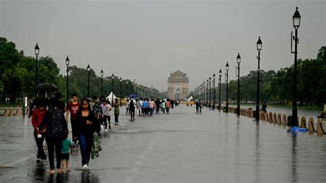 Parts Of Delhi Receive Light Rainfall Imd Predicts Cloudy Skies For