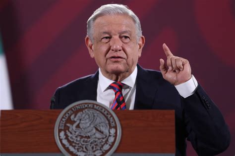 Ni disfrazándose regresarán los corruptos reacciona AMLO a