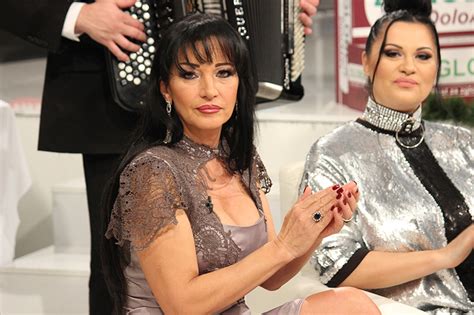 Goca Bo Inovska Se U Godini Skinula U Bikini Pokazala Totalno Ravan Stomak Pa Po Ela Da