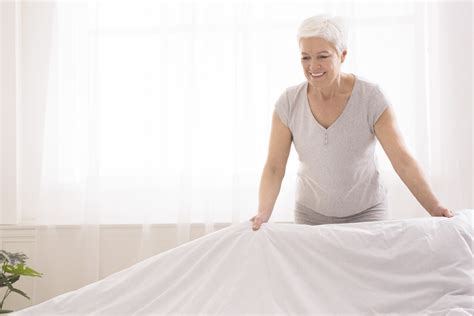 7 Reasons To Strip Naked Before Bed Natural Heart Doctor