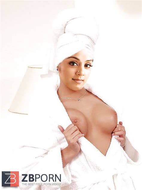 DESI HONEYS DEMONSTRATING BREASTS N BEAVER ZB Porn