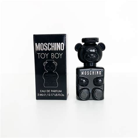 Toy Boy – Moschino