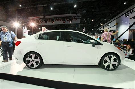 New Kia Rio hits magic 40 mpg fuel economy (photos) - CNET