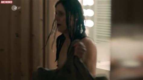 Naked Sophie Lutz In Spreewaldkrimi