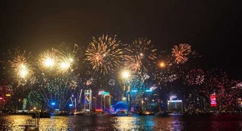 Hong Kong: Victoria Harbor Night Cruise & Symphony of Lights | GetYourGuide