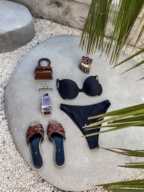 BIKINI WOMAN BLACK GÓRA Ubrania obuwie oraz dodatki dla kobiet