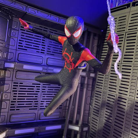 Hot Toys Explore The Spider Verse Spider Man Miles Morales