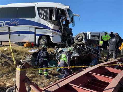 Mueren Tres Personas En Accidente En La Carretera