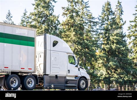 Industrial Grade Loaded Long Hauler Carrier White Big Rig Semi Truck