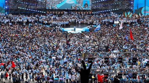 Penampakan Lautan Manusia Penuhi Gbk Saat Kampanye Akbar Prabowo Gibran