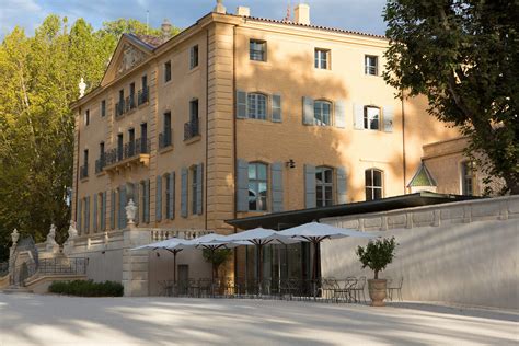 Château De Fonscolombe Aix en Provence Luxury Wine Hotel between