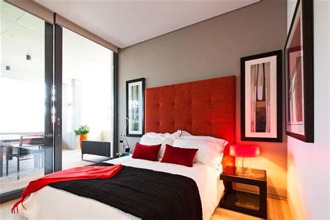 Ideas for Bedrooms: Modern Red and White Bedroom