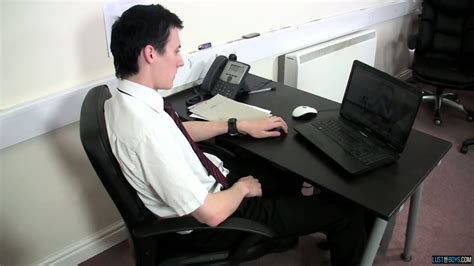 Hot Evan Zero Professionally Wanks Solo In The Office