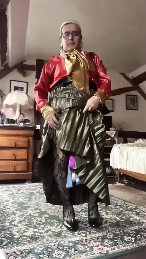 In Bourgeois Attire With A Long Skirt Gay Amateur Porn Feat Soumise Xhamster