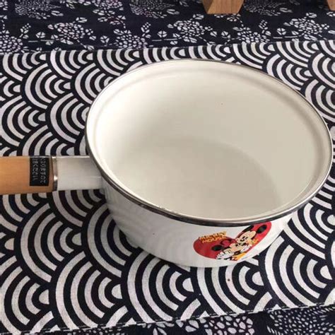 Buy China Wholesale Cheese Hot Pot With Wooden Handle Cast Iron Fondue Set Globalsources