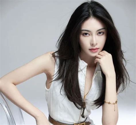 Vẻ ngoài cuốn hút của hot girl Hà Tĩnh tự tậu biêt thự 30 tỷ và siêu xe ở tuổi 22 Người đẹp