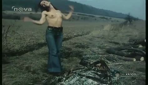 Naked Dagmar Blahova In The Apple Game