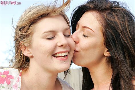 Hot Damsels Sun Themselves In The Backyard Xxx Dessert Picture