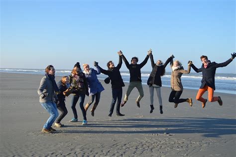 Jump Group Beach · Free photo on Pixabay