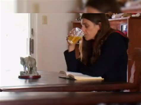 Woman Drinks Her Own Urine Every Day Says Tastes Like Champagne Made My