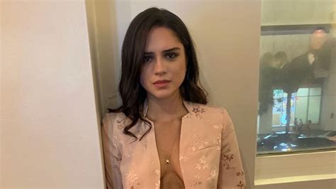 Sasha Calle la primera latina que interpretará a Supergirl tiene raíces colombianas Infobae