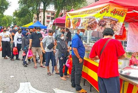 Hari Pertama Bazar Ramadan Kelana Jaya Diserbu Ribuan Pengunjung