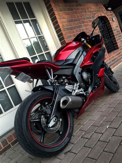 Yamaha R Red And Black Street Bike