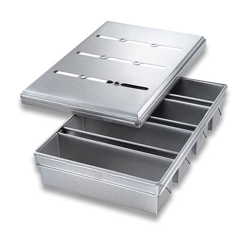 Chicago Metallic Pullman Pan Set Holds X Pans