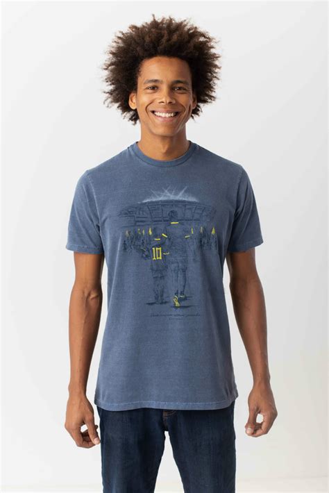 Camiseta Adulto Estonada Tal Pai Tal Filho Artturi