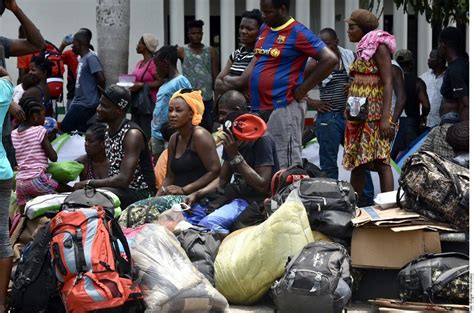 Deportan A Haitianos En México