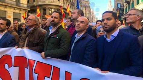 Manifestación En Barcelona Cs Se Separa De Pp Y Vox Por Una Pancarta