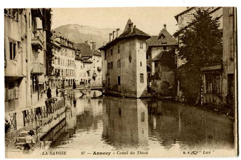 Troyes Eglise Saint Urbain Cuve baptismale France à Troyes