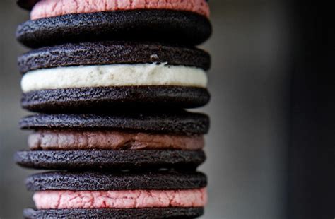 neapolitan oreos - www.foodbuzz.com | How sweet eats, Fun desserts, Yummy food