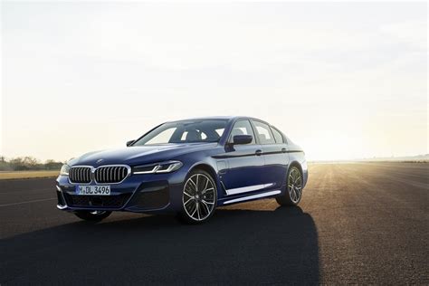 The New Bmw 5 Series Updated For Summer 2020 Changing Lanes