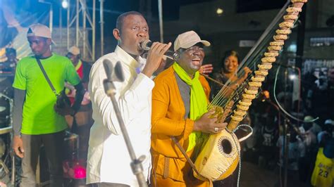 Pape Diouf Chante Le Ministre De La Culture Et Du Patrimoine Historique