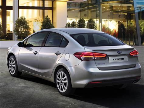 Kia Cerato 2016 nueva cara y más equipamiento