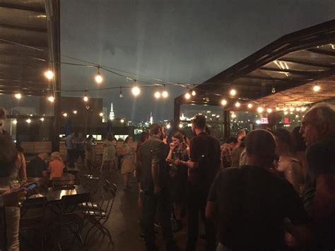 Berry Park Rooftop Bar Brooklyn Beer, Beer Garden, Rooftop Bar, First ...