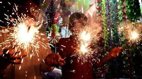 Only Green Crackers Permitted In Bengal For 2 Hours During Diwali