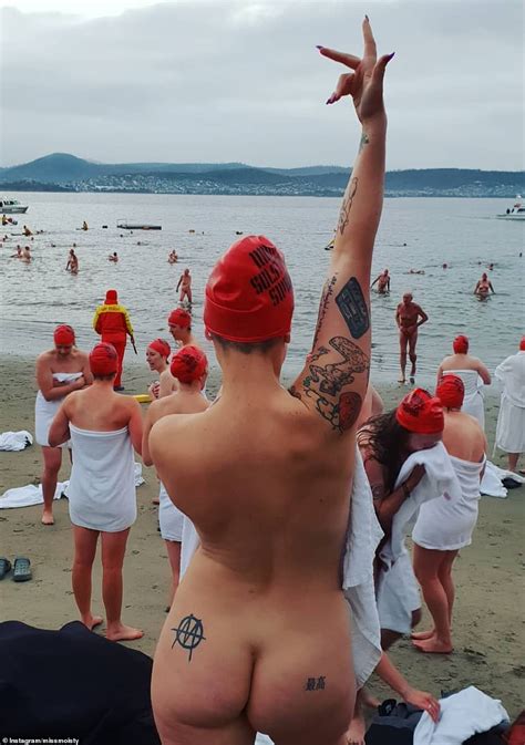 Thousands Of Naked Swimmers Brave Near Freezing Waters At The Crack Of Dawn Daily Mail Online
