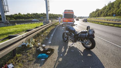 Echterdinger Ei bei Stuttgart 18 jähriger Motorradfahrer bei Sturz