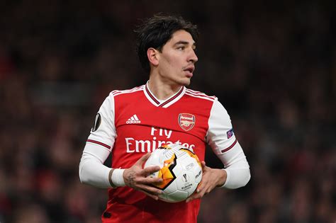 Arsenal S Hector Bellerin Has Been Transfer Listed And Offered To PSG