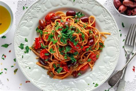 Spaghetti Alla Puttanesca La Ricetta Originale Wine Dharma