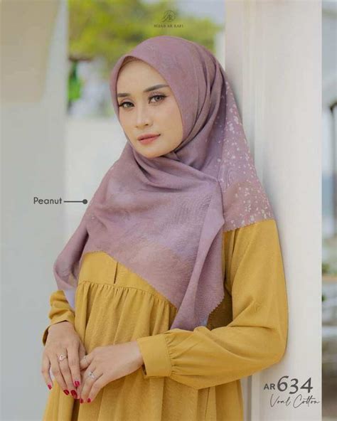 Hijab Segi Rmpat By Ar Rafi Kode Ar 634 Dengan Motif Bunga Dan Warna