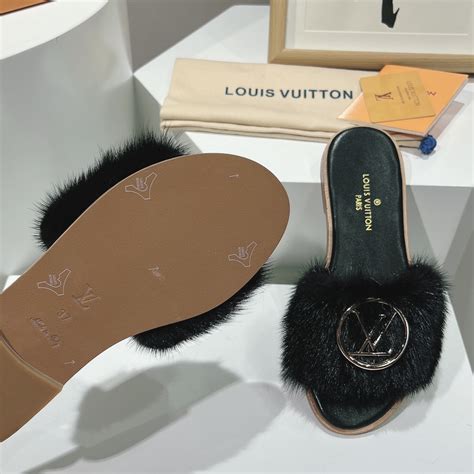 Louis Vuitton Lock It Flat Mule Black For Women Peesty