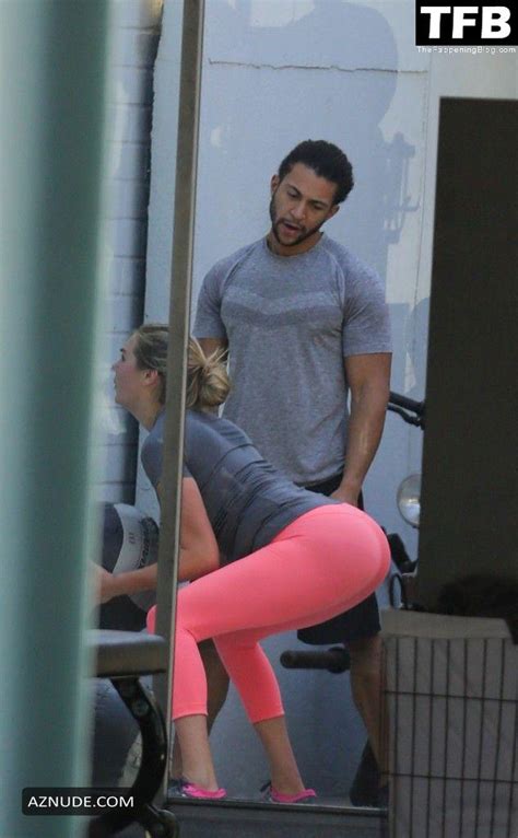 Kate Upton Sexy And Nude Posing Her Hot Body In Various Photos