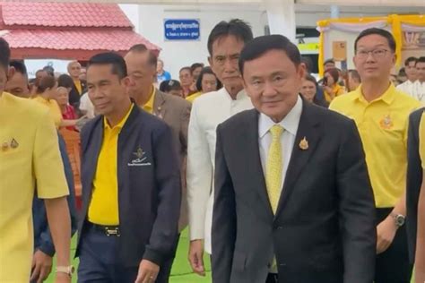 Bangkok Post Thaksin Visits One Of Pheu Thais Lost Provinces Vows