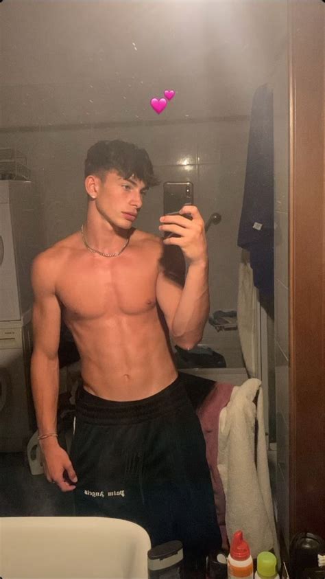 Ma quanto è bello Addominali ragazzo Foto di ragazzi Ragazze