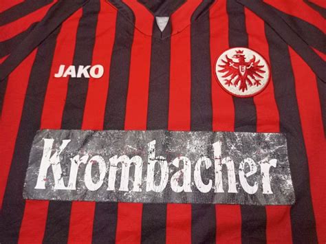 Jersey Football club Jerman Eintracht Frankfurt, Men's Fashion ...